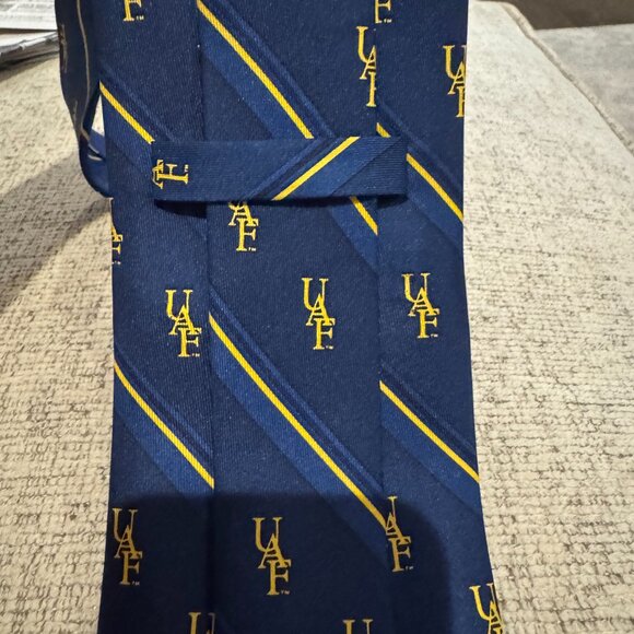 University of Alaska Fairbanks UFA Silk Tie NCAA College Basketbal Football Blue - Picture 8 of 10